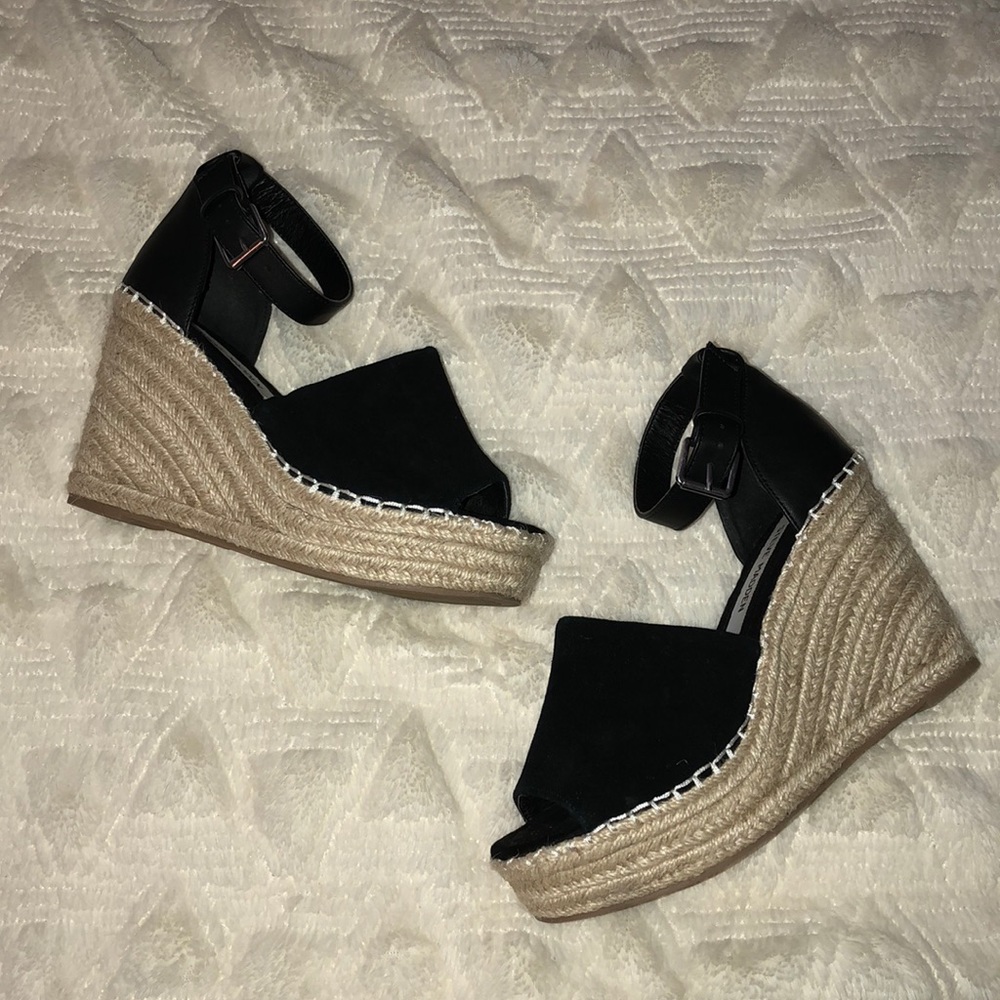 Steve Madden black wedges